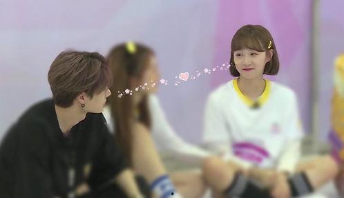 娱乐吃瓜君恋情顶流小说,吃瓜君的甜蜜恋情揭秘