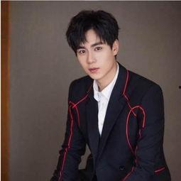 娱乐圈的吃瓜影帝女主是谁,揭秘“吃瓜影帝”与神秘女主的幕后故事