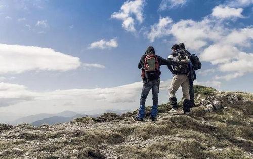 娱乐吃瓜酱徒步二十里,娱乐吃瓜酱的户外探险之旅