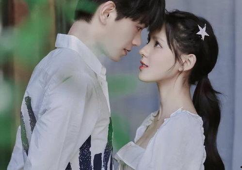 娱乐吃瓜当红流量太直男,娱乐吃瓜背后的真相揭秘